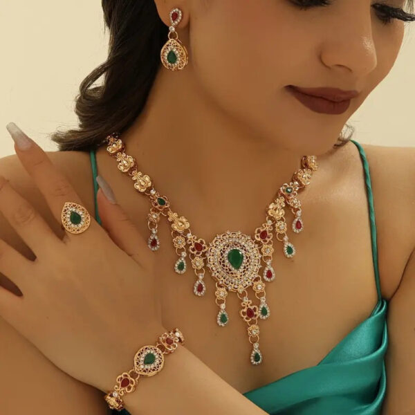 Ladies' Jewelry Set Including a Necklace, Earrings, Bracelet, And Ring, Featuring Rhinestone Embellishments. Stylish, Elegant, And Luxurious, Perfect for Weddings, Banquets, Parties, And Formal Occasions. - Image 6