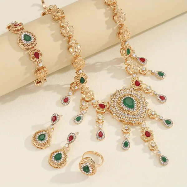 Ladies' Jewelry Set Including a Necklace, Earrings, Bracelet, And Ring, Featuring Rhinestone Embellishments. Stylish, Elegant, And Luxurious, Perfect for Weddings, Banquets, Parties, And Formal Occasions. - Image 3